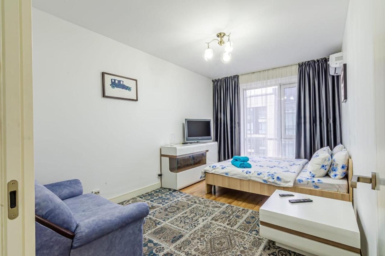 Однушка В Жк Абая 130/2 2019 Г.П. Apartment Almaty Exterior photo